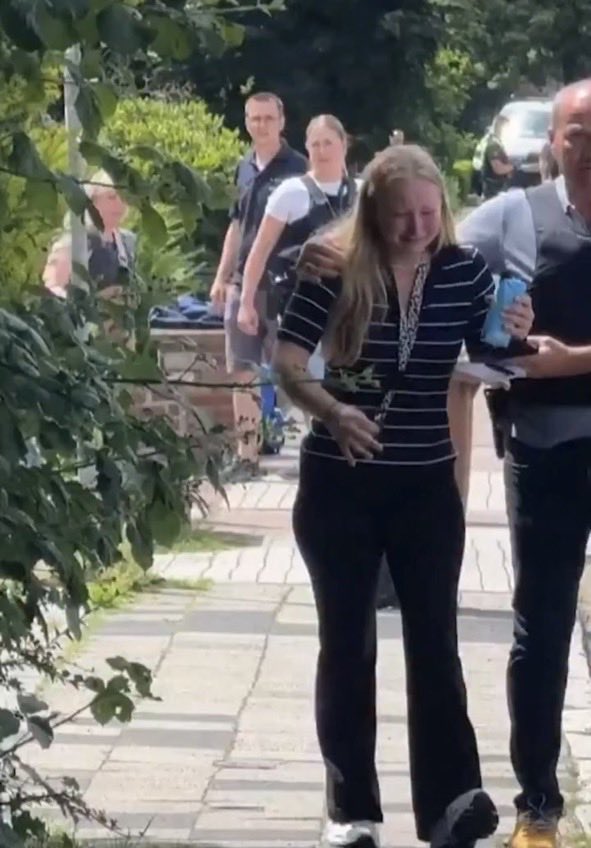 PsyGuy007's tweet photo. 🚨 🇩🇪 ALERTE INFO : Hier à Stade en Allemagne, un musulman de 45 ans a tué 6 personnes (4 femmes et 2 hommes, tous employés d’un centre d’aide à la jeunesse lors d’un rendez-vous lié à un conflit de garde.

Selon les autorités, le suspect, né en Allemagne de parents originaires de Turquie, possède les citoyennetés allemande et turque. Il a été arrêté.

🗣️ Quand allons-nous nous réveiller ?