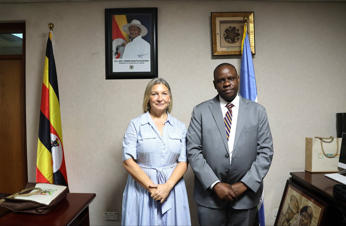 UNFPAUganda's tweet photo. Today, Country Rep @kristineblokhus met @BalaamBarugahar, Minister of @MoLGUganda, to discuss @UNFPAUganda’s new Country Programme and strengthen partnerships on #SRH, #GBV, #Population &amp; #Development through local governments to harness Uganda’s youthful population. https://t.co/b9zNm0Givv