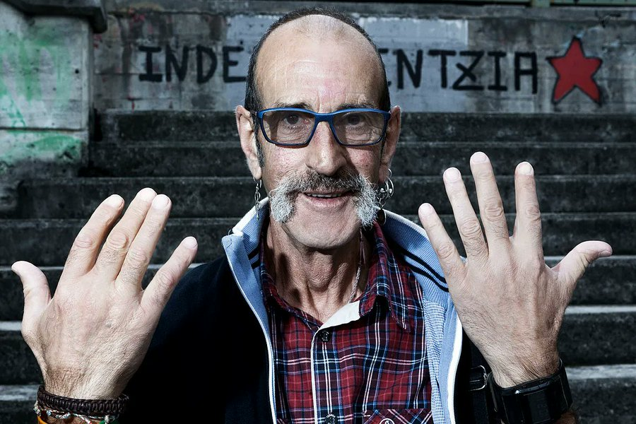 GaizkaFS's tweet photo. 1/ Ha fallecido Josu Zabarte ("El Carnicero de Mondragón"), etarra implicado en 17 asesinatos. 
Dejó 13 viudas y 27 huérfanos. Otros 2 niños nacerían sin padre
Su historial es tan oscuro que lo usé para el prólogo de "El terrorismo en España" (@Catedra_Ed)
https://t.co/wiEkIreXrx https://t.co/MoEgmJUdhj