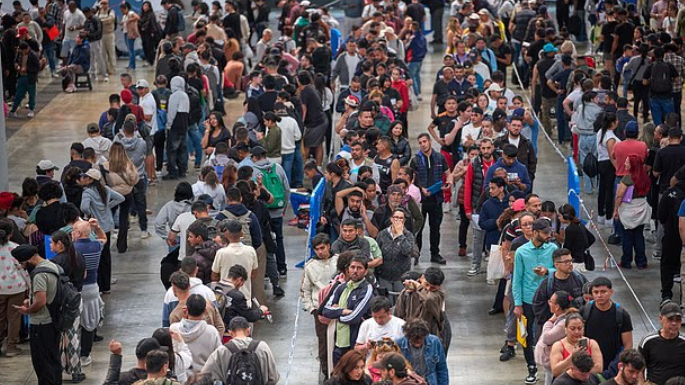 BasilTheGreat's tweet photo. 🚨BREAKING: 1.3 MILLION illegal migrants apply to stay in Spain forever

Pedro Sanchez' leftist government estimated 500,000 would stay, the number is over DOUBLE.

This could end Spain as we know it forever
It means the left will forever stay in power https://t.co/Gk8y50SXW7