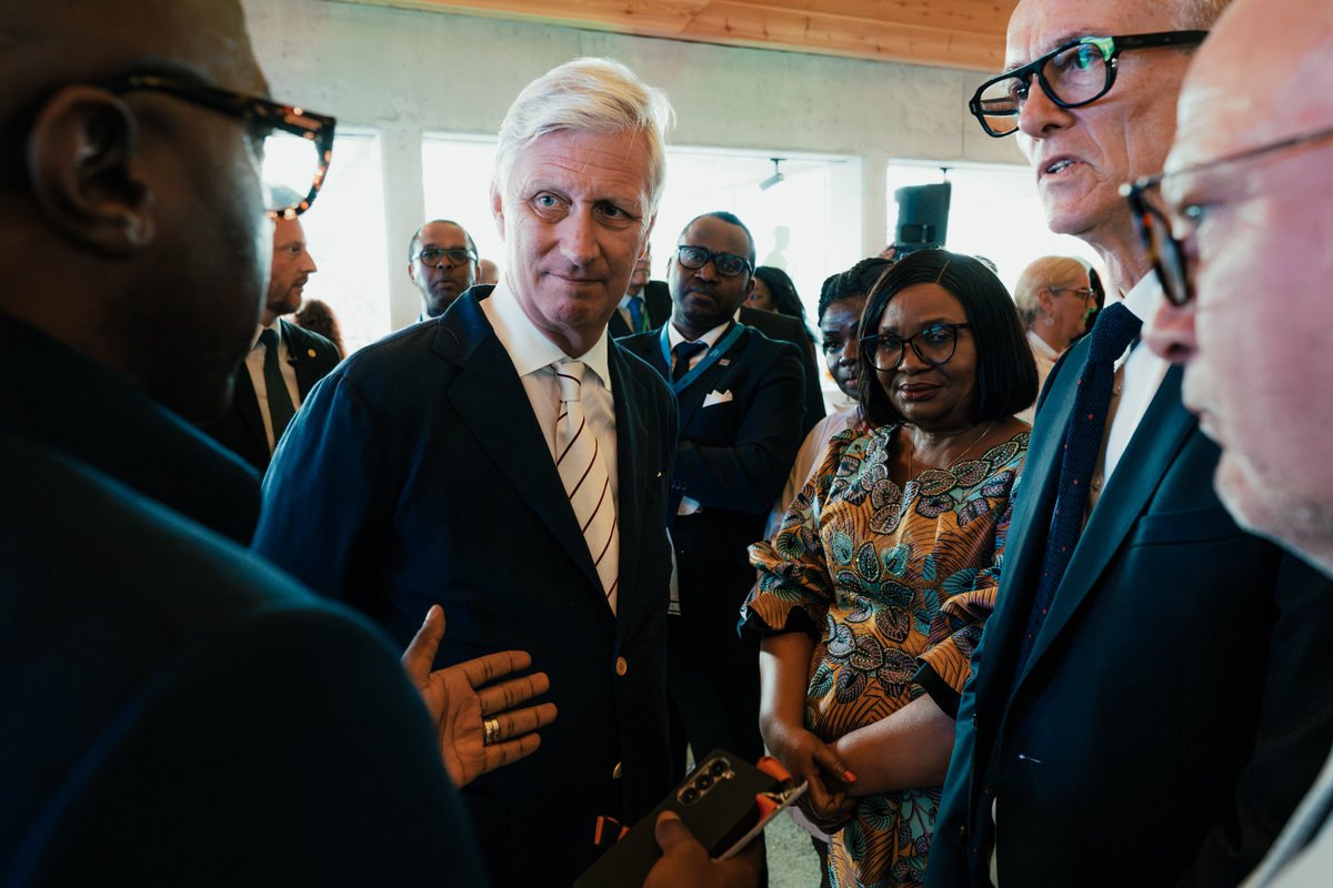 MonarchieBe's tweet photo. 🌍 L’expérience des Virunga inspire aujourd’hui le projet du Couloir vert Kivu-Kinshasa. Sur plus de 540 000 km², il vise à protéger les écosystèmes du bassin du Congo tout en favorisant le développement économique local et une meilleure connectivité à travers la RDC. https://t.co/Wp6heebkEM