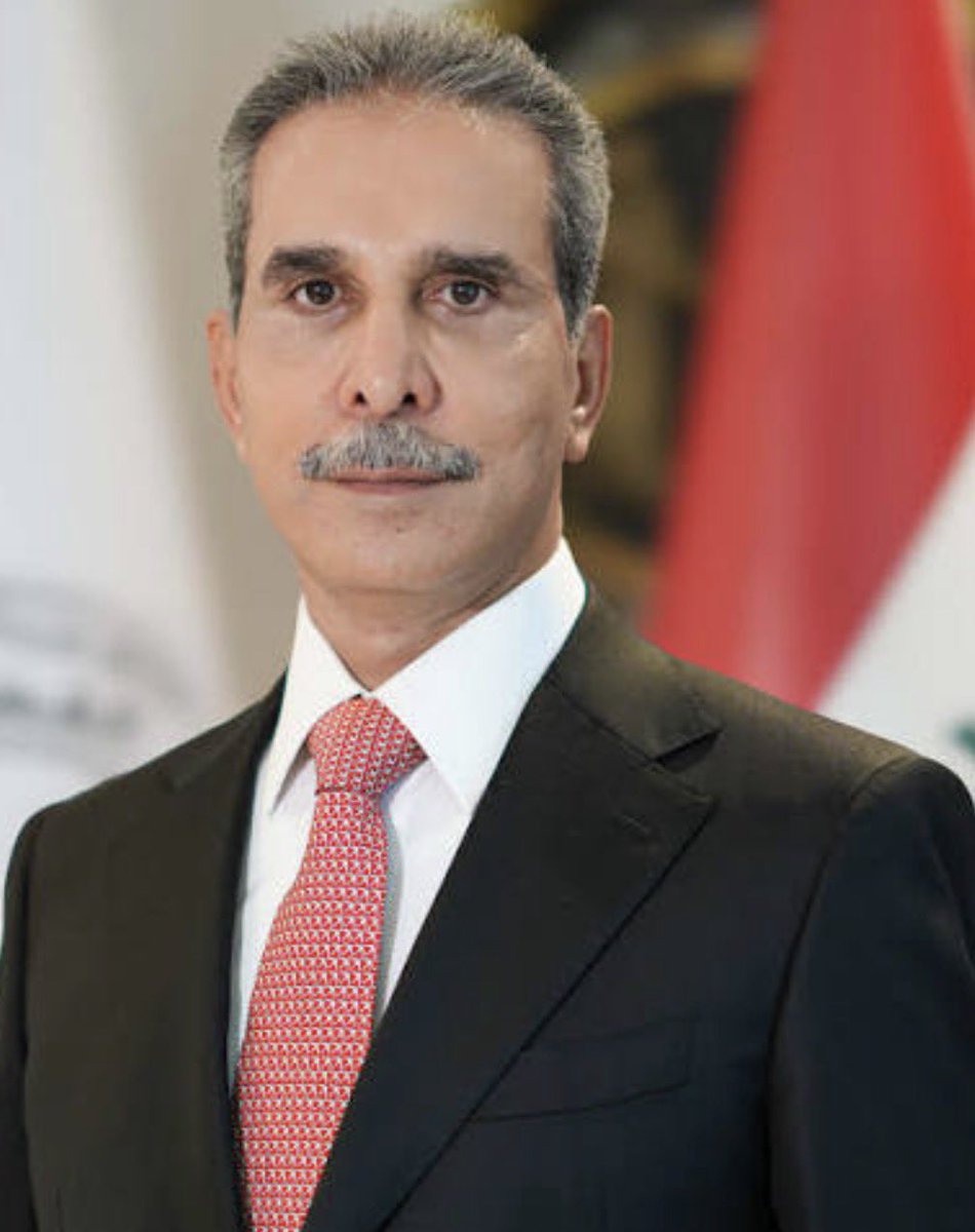 SdAlawsi's tweet photo. *قاضي القضاة أبا علي، اضرب بسيف علي جميع اللصوص والفاسدين*

*رُفعت الخطوط الحمراء، وتوقفت المجاملات، وذهبت طمطمة الملفات، وحان موعد ضرب اللصوص والفاسدين كبيرهم وصغيرهم.*

*اضرب يا قاضي القضاة أبا علي، الدكتور فائق زيدان، بسيف علي. والشعب اليوم يسجل لك هذا الإنجاز التاريخيّ الذي ينتظره منذ التاسع من نيسان 2003، بعد أن عاث الفاسدون بمقدرات وثروات الشعب.*  
*اضرب كبيرهم وصغيرهم، وكل من شارك معهم بسرقة ثروات الأجيال، اضربهم بلا هوادة.*  
*الشعب معك.*  
*والمرجعية تساندك.*  
*وشيوخ العشائر أعلنت وقوفها خلفك.*

*حان موعد بزوغ فجر جديد للعراق والعراقيين.*