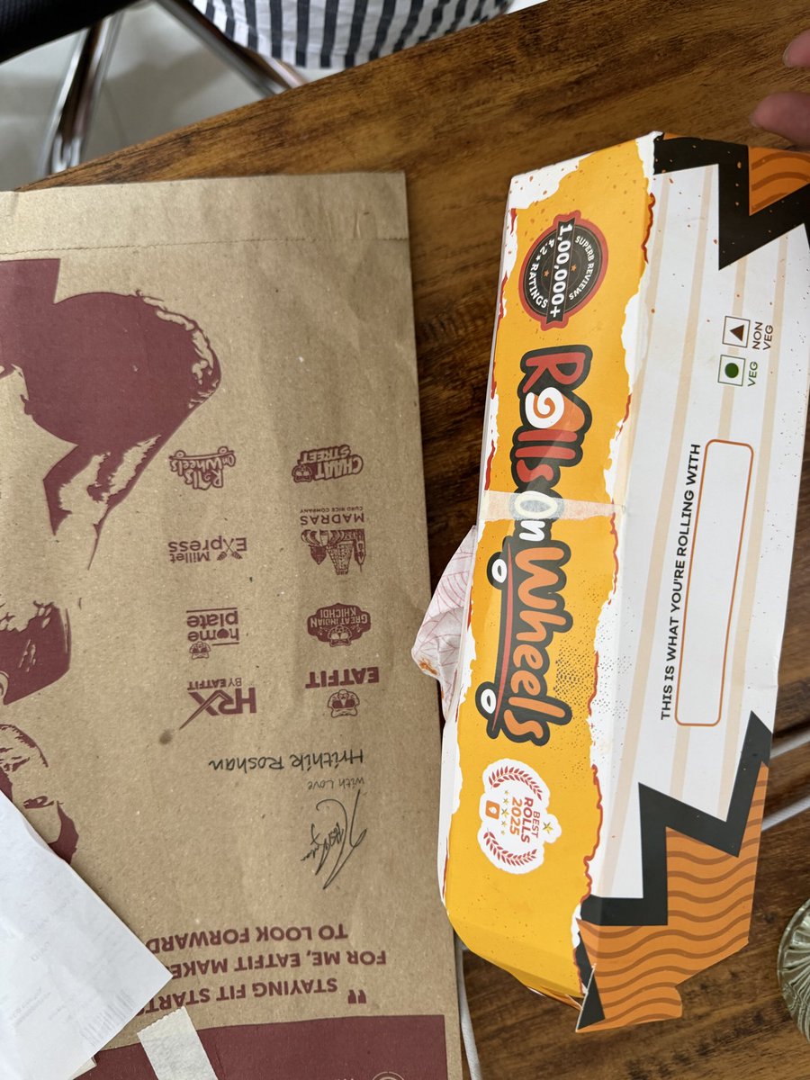 WhyBiyani's tweet photo. @Swiggy @SwiggyCares Hi @SwiggyCares 
Here are the open box inages https://t.co/L2A4isTWh6