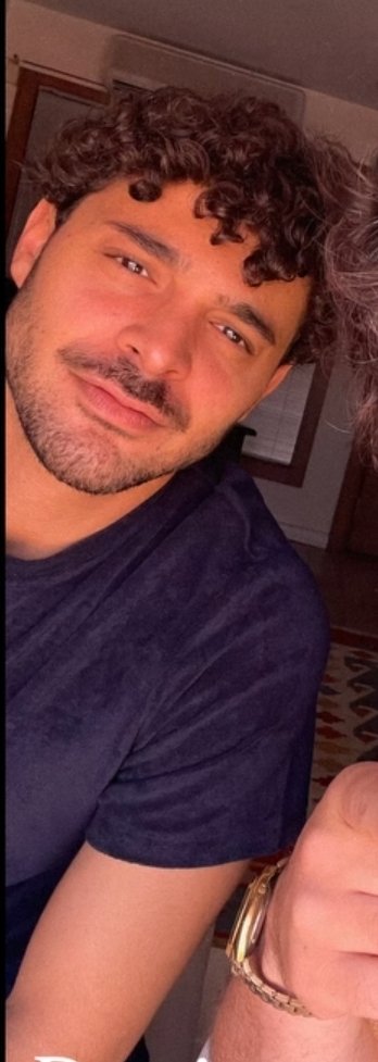 Soso95268870's tweet photo. Wow, he's so handsome, &amp; his hair is so curly🫠❤️‍🔥🫰🏻
#HalitÖzgürSarı https://t.co/C8pCJ5Jw8E
