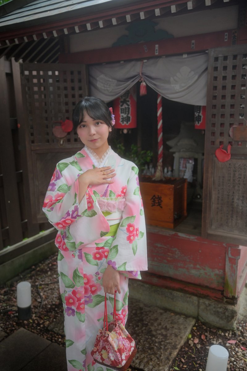 ayuph0t0's tweet photo. 人気のない路地裏。🙂
#角田さくら #マシュマロ撮影会 https://t.co/vRvVYLa1bT