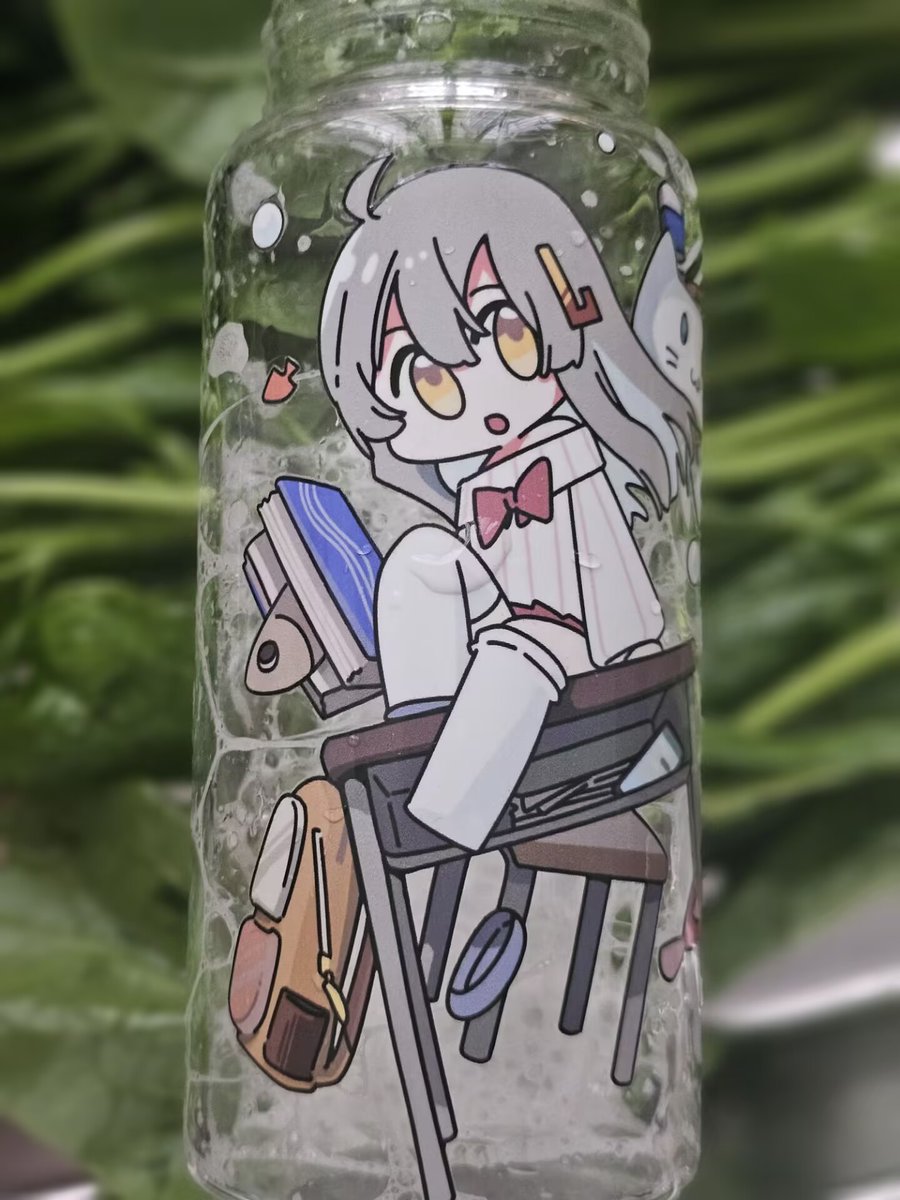 yeshutian's tweet photo. #虚拟桌宠模拟器 虚拟桌宠模拟器周年庆就快到了！ 
今年也为主人们准备了谢礼~

来参加周年庆的主人们都可以得到（包括往年的也能获得）

投稿方式和兑换方式直接在STEAM社区活动中点开就可以看到，主人们不要填错邮寄地址噢 https://t.co/2EQ0uIKIkX