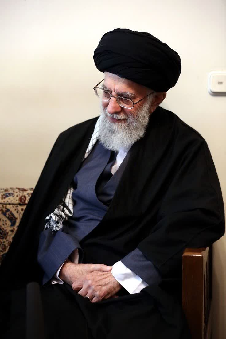 amanatdaar's tweet photo. این دفعه شما مارو میبینید ولی ما شمارو نمیبینیم ... اما هنوز دوستتون داریم آقا جان :)

#باید_برخاست   #راه_ولایت https://t.co/RQhCODg4Nu