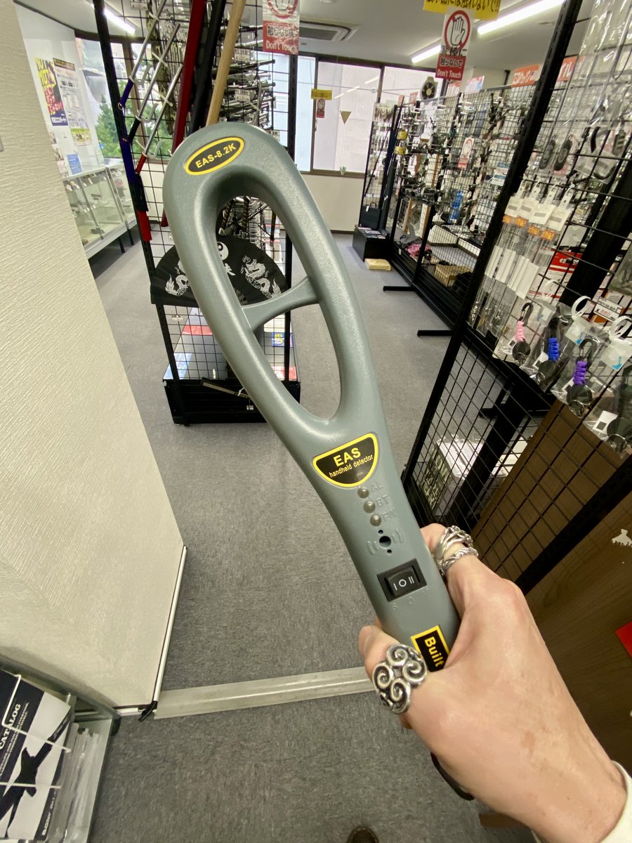sennan_shuchan's tweet photo. いつもなら居酒屋直行なんですけど、ちょっと調べ事と相談に来てみました🫶🏻
ここの店長さんとは𝕏で長い付き合いなので色々おしゃべりしてます😆💕
＃ボディガード大阪なんば店