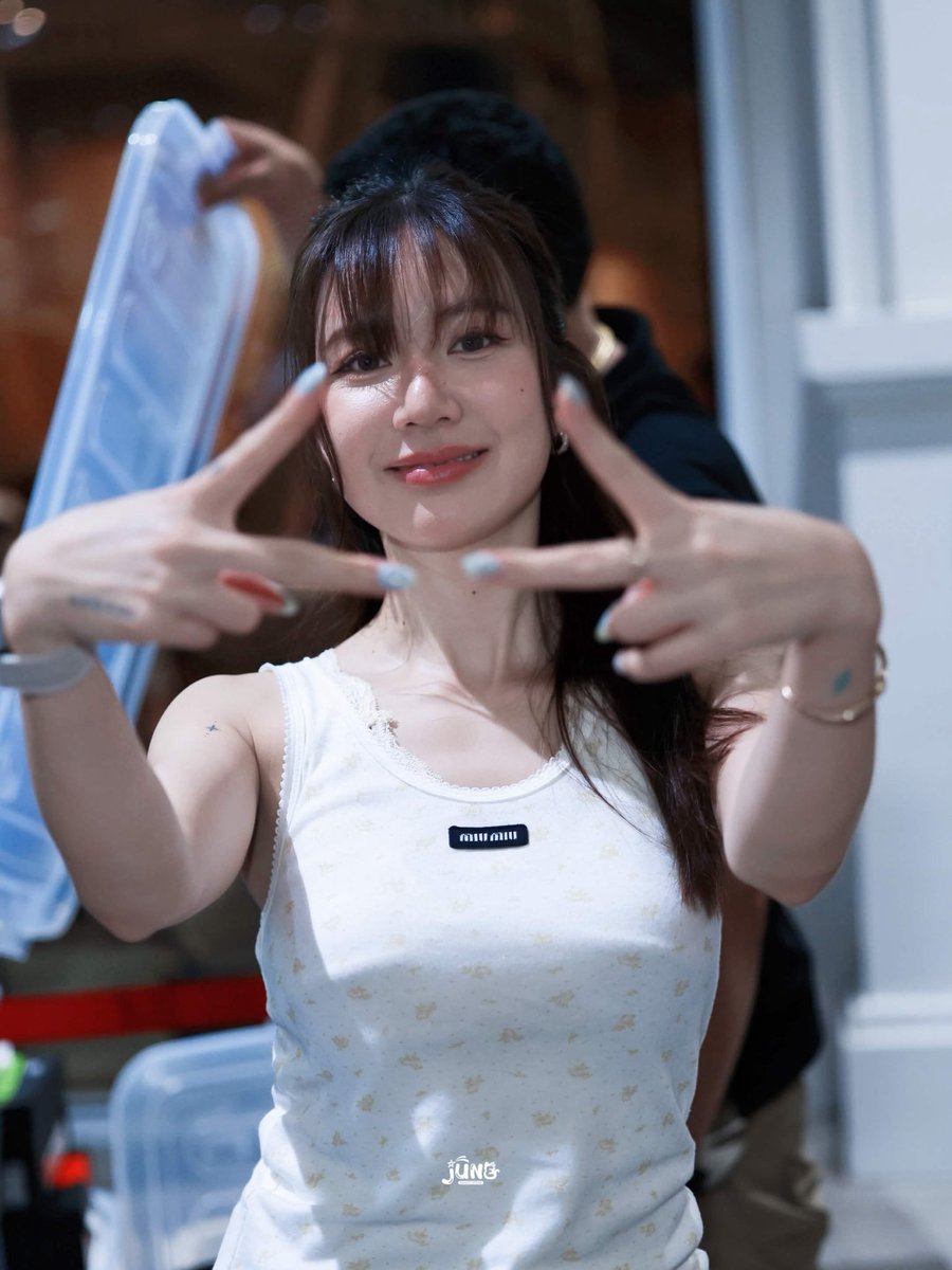 Junenannirin_TH's tweet photo. ลูกพี่พ้มเท่สุดยอดคั้บ 

ENJOYJUNE BAE BRAND LIVE MARKET
#EnjoyJunexMarket https://t.co/qWQ0vteJS2