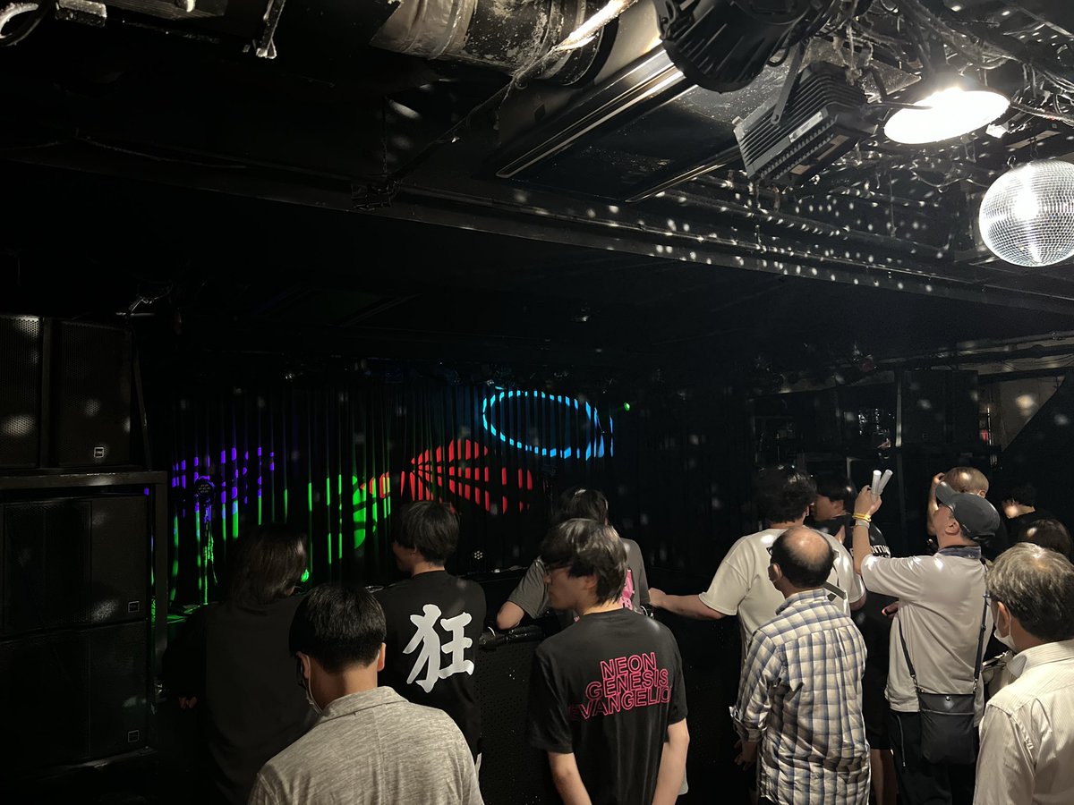 guriko_no_omake's tweet photo. 2026.6.30今日の現場は渋谷Spotify O-nestで本日開催BANKURUWASE!!débutONEMANLIVE『震える手でも旗を掲げろ』です。
#BANKURUWASE #ばんくる
#LittleSignal #リトシグ
#フラップアップ⤴︎
#エルなん #Lなん #えるなん https://t.co/Efg8hzunfG