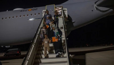Infodefensa's tweet photo. 🔴#Fotogalería | Llegan a #España 20 niños gazatíes en un avión del @EjercitoAire, ayuda humanitaria de #EEUU a #Venezuela y cursos de verano en #ElEscorial: el día en fotos 👉🏼 https://t.co/SDOce5x2Jj 🛡️ https://t.co/YsGx8boLkD