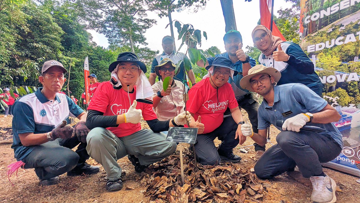 FRIMKepong's tweet photo. π
27/6
@FRIMKepong & STM Lottery tanam 40 pokok spesies terancam sempena Hari Alam Sekitar Sedunia di SPF Selandar, Melakaπ³ 50 staf tunjuk komitmen hijau menerusi penanaman resak degung & balau pasir demi kelestarian alam!
#FRIM #HariAlamSekitar #STMLottery #SPFSelandar https://t.co/InKcp9CeOy