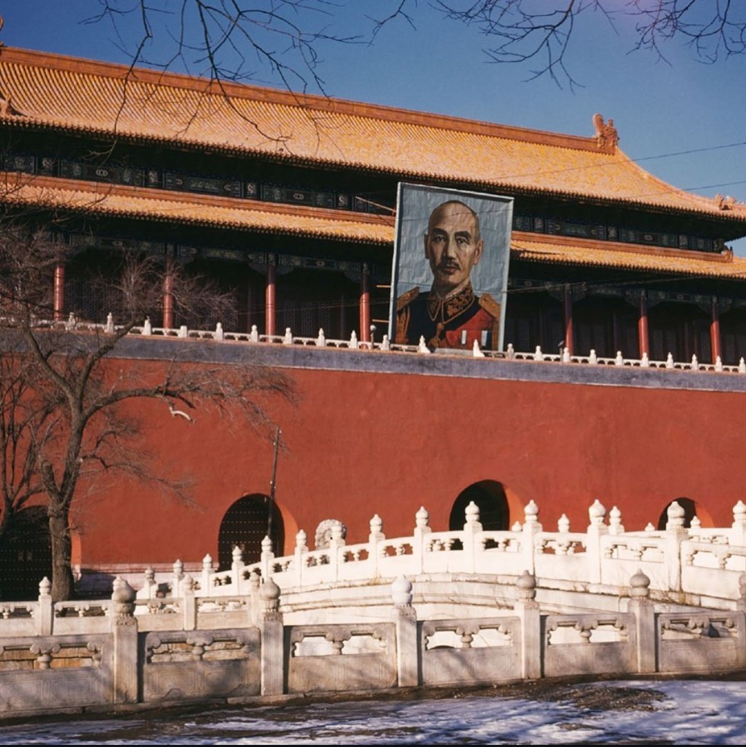 NSchnider21's tweet photo. @6PBqg6FWzk5HkRi 如果北京也能有这样一幅画像就太好了。 https://t.co/bKaW7Jxymx