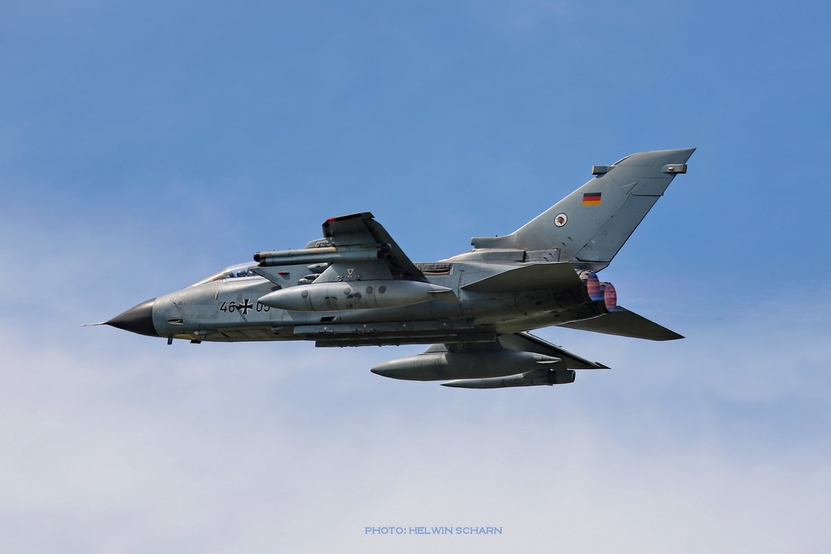 ScharnHelwin's tweet photo. Low ops in #Jagel gestern, dafür nah dran😀. Der #DesertTiger war nicht mehr dabei, der ist nach seiner Sicherheitslandung in Frankreich direkt zur Verschrottung nach Manching geflogen😢. #TornadoTuesday #PA200 #Luftwaffe https://t.co/tEadnp1OMj