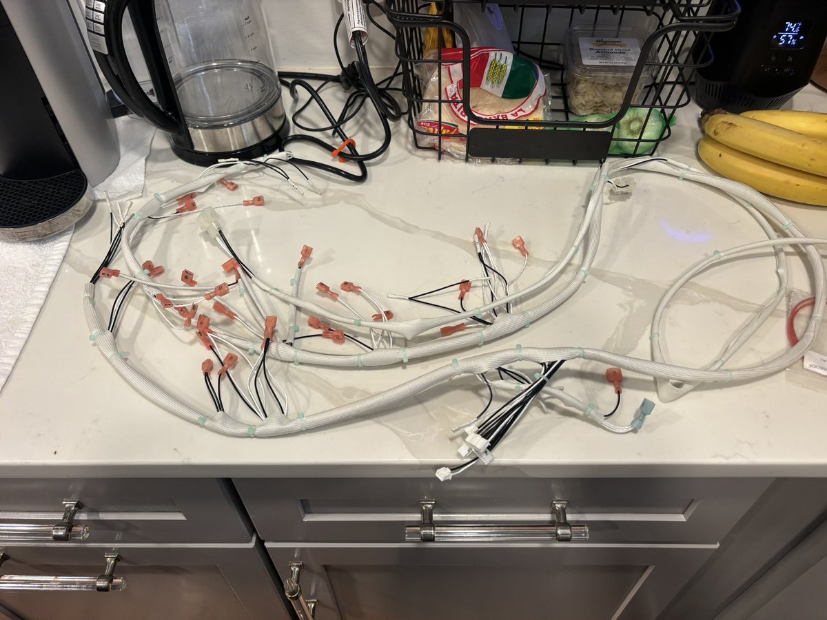 SimpsonsRepair's tweet photo. Thor range wire harness replaced in Lorton this morning — full ignition restored and burners back to normal.

Simpson And Sons Appliance Repair LLC
Prince William • Fairfax • Stafford

#ThorRange #LortonVA #OvenIgnition #RangeRepair #SimpsonAndSons https://t.co/lVWa5rO0D4