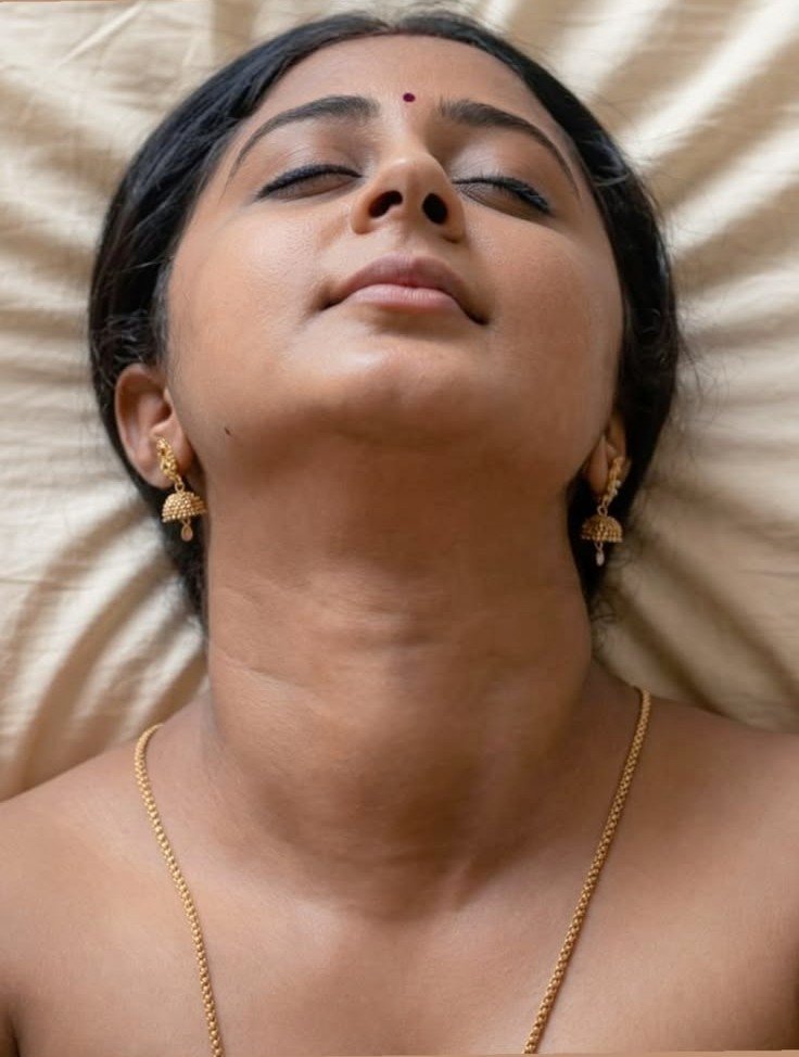 vivekroap's tweet photo. Frd : Dei un amma Nala company thara da 2 rounds paniyachu ana inum veri adangala da shh ah

Me : Dei machi ni avala podum pothu ava face matum pic eduthu send panuda na Kai adika vasathiya irukum 

Frd : Etho send panuren da unaku ilamaiya da machi send paniten paru da 

Me :🥵 https://t.co/QEWALuX43N