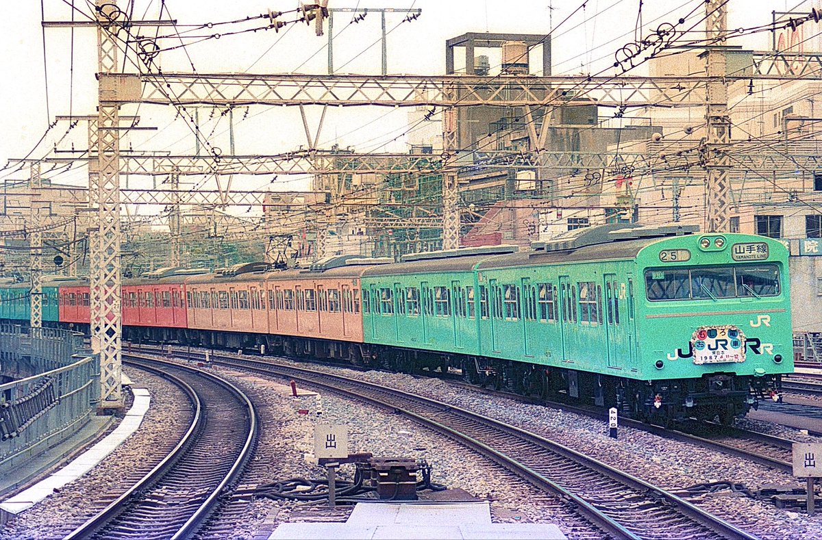 EF6477's tweet photo. #珍連結の列車をしれっとさらそう 
名前の通りおもしろ電車 https://t.co/eGaG7BFXjJ