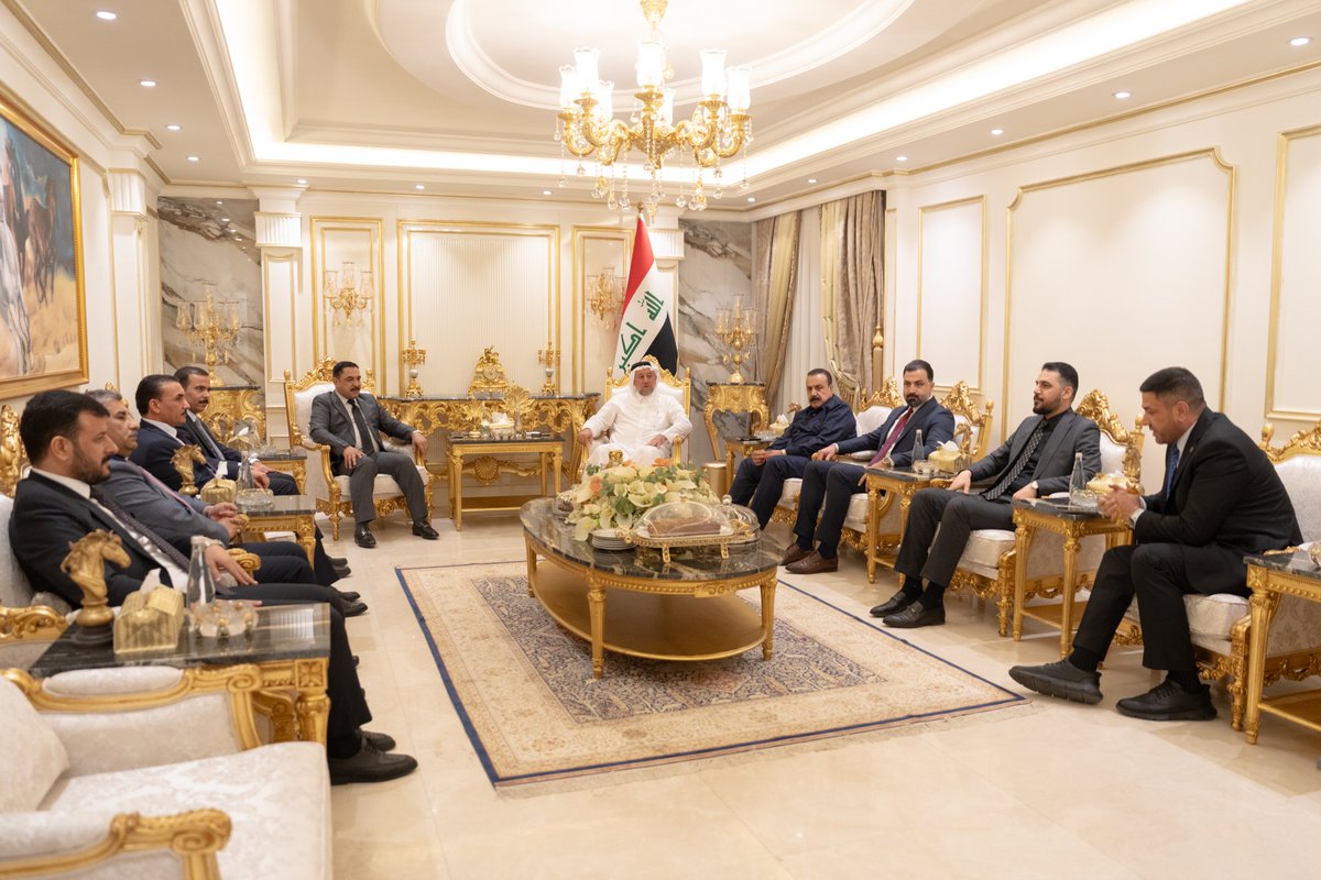 khameskhanjar's tweet photo. استقبل الشيخ خميس الخنجر، في مقره ببغداد، الهيئة القيادية لتحالف العزم، بحضور عدد من السادة أعضاء مجلس النواب وأعضاء التحالف، حيث جرى بحث مستجدات المشهد السياسي وعدد من القضايا الوطنية. وأكد المجتمعون أهمية تعزيز التنسيق بين القوى الوطنية، وتوحيد الجهود بما يخدم مصالح العراقيين. https://t.co/cvDHGMrHWt