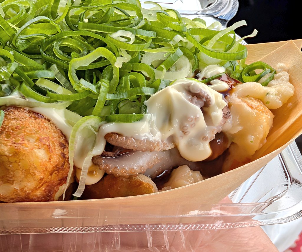 EGI_JIRO's tweet photo. イイダコまるごと1匹たこ焼きうまかった https://t.co/xh0OPJpPjL