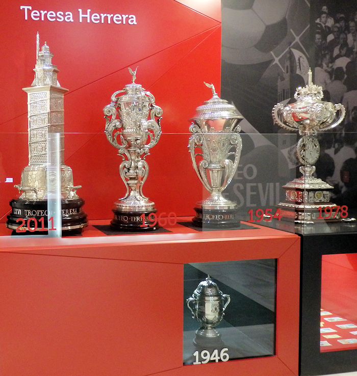AHistoriaSFC's tweet photo. #TalDíaComoHoy, hace 80 años, el @SevillaFC conquistaba la primera edición del Trofeo Teresa Herrera, decano de los torneos veraniegos disputados en España.

#WeAreSevilla #NuncaTeRindas https://t.co/quMdWiE2L9