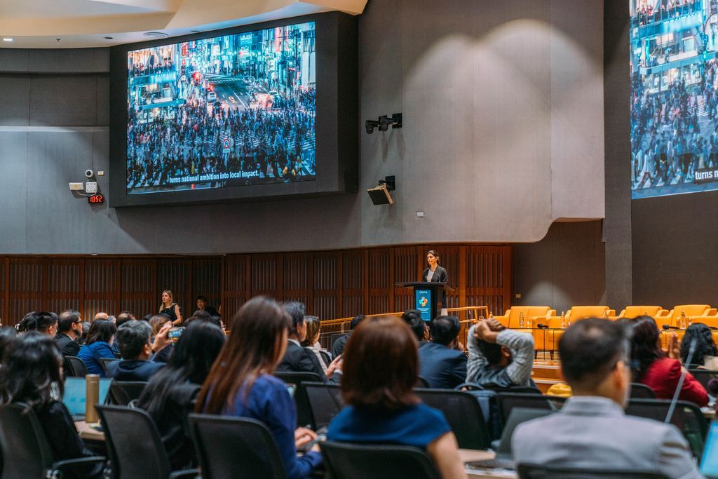 UNESCAP's tweet photo. #AsiaPacific remains off track to achieve the #SDGs.

The new Asia-Pacific Synergies Report shows how synergistic solutions can help tackle climate change, biodiversity loss &amp; pollution while supporting more inclusive &amp; resilient development.

🔗 https://t.co/n8b3ZQzJua

#EnvCom9 https://t.co/WDan4NGU3w