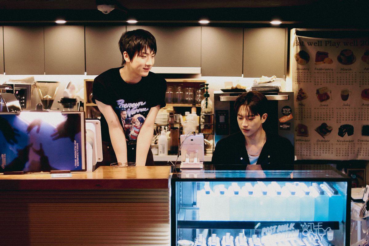 JUSTB_Official's tweet photo. [#JUSTB_BY] 📸 5주년 카페 이벤트 Behind Photo

JUSTB X ONLYB: The Month of Connection

#JUSTB #저스트비 https://t.co/cUyeCKY5X6