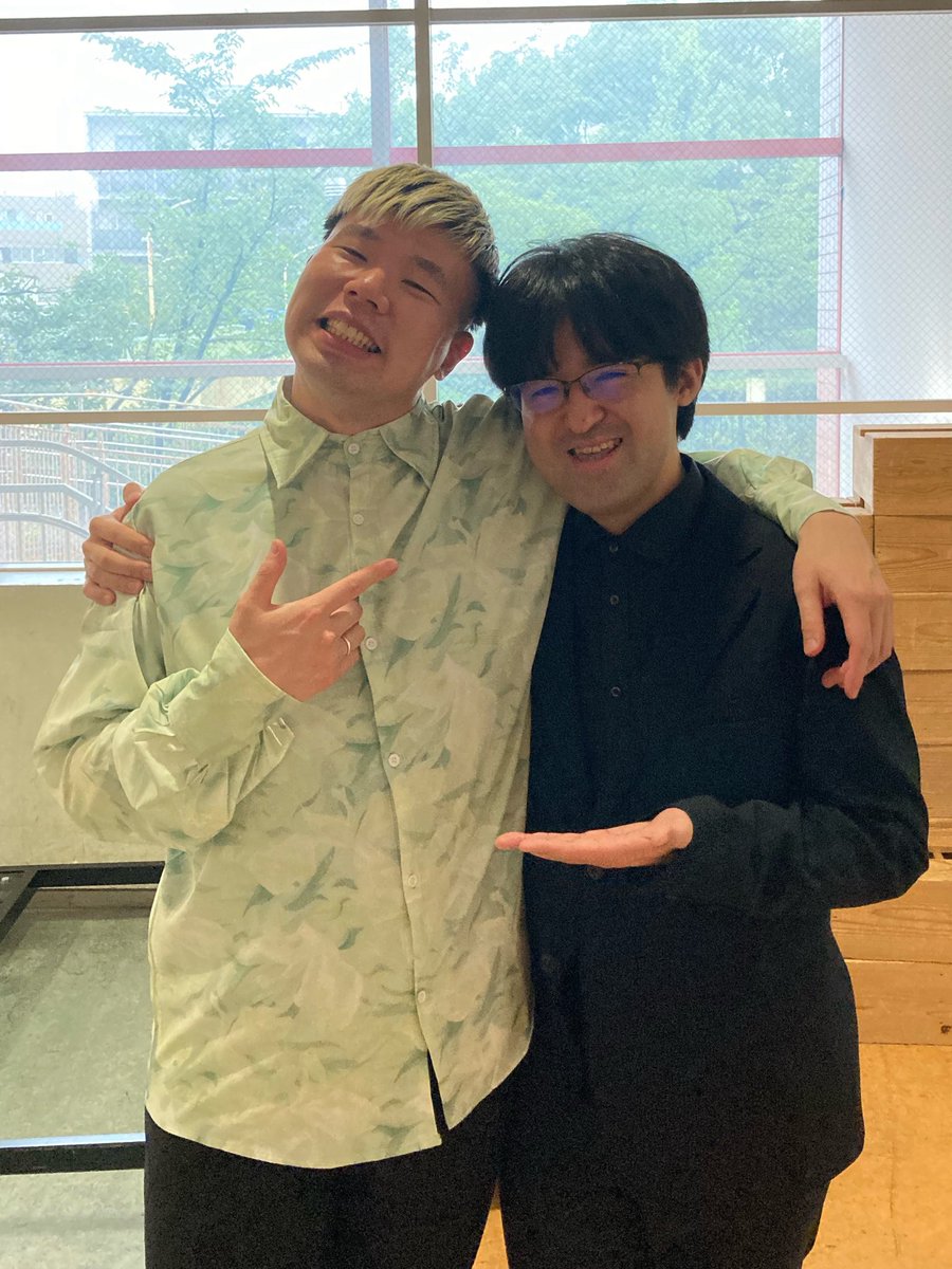 shota_musique's tweet photo. 指揮の上村誠一さんと、ピアノの降籏奈月さんとのお写真！
本番直前まで、作品の可能性を追い求めてくださいました。

（降旗さんは朝日作曲賞佳作仲間...！作曲家の視点からも、初演のアシストをしてくだいました！）

8/15の上村誠一さんソロリサイタルでは、なんと降籏さんの新作初演があります👀 https://t.co/11xRvUMnuA