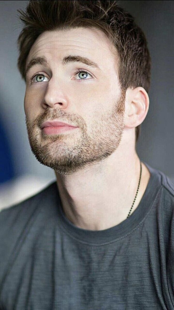 HugoZacara's tweet photo. @amyy_tweetz Captivating Blue Eyes of Captain America https://t.co/8kcaMdzdR2