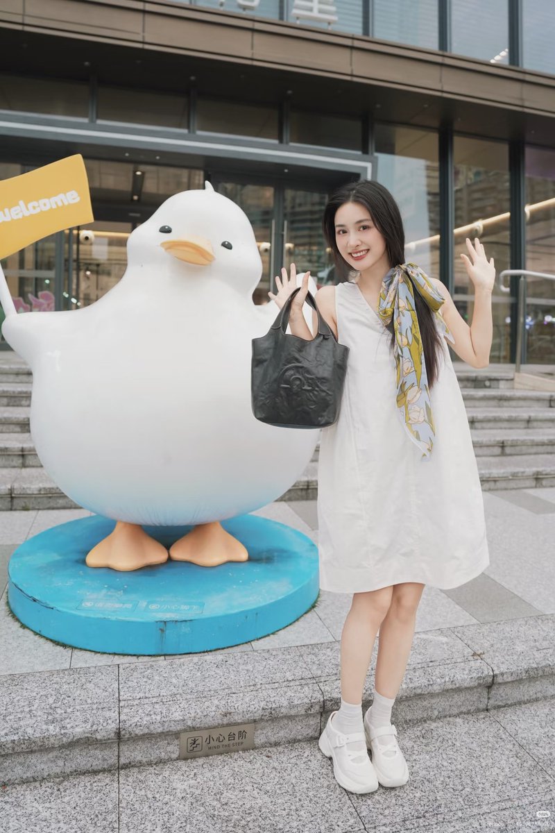 ChenY87574's tweet photo. "The cheerful and outgoing personality, the procrastinator personality, and the pre-made meals lover personality are all back. 😎"
#ShenYue https://t.co/cGEf6Dnc7P