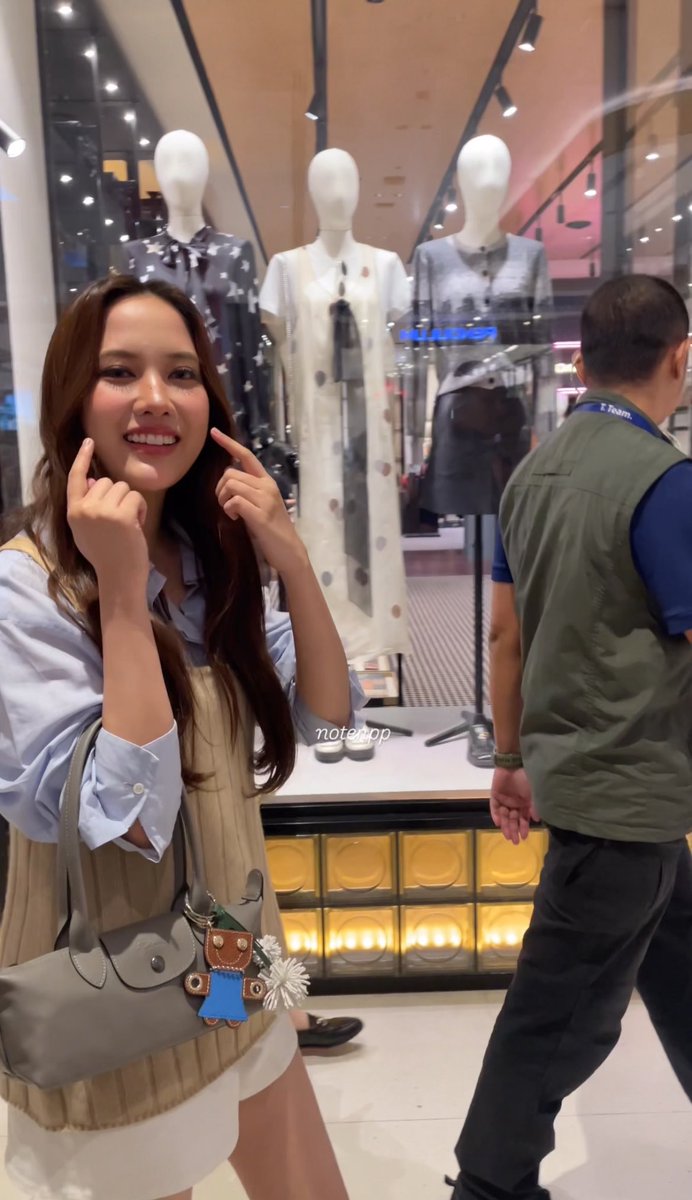 yoongsar's tweet photo. Why are u so very cute freen 🤏🏻🫠

SAROCHA TREASURE HUNT EVENT
#LongchampFall26xFreen
#srchafreen https://t.co/TpPyBLZRlO