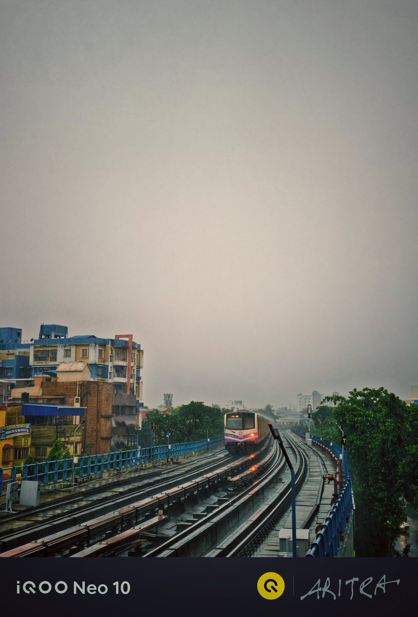 Aritra_Argha's tweet photo. Kolkata Metro 🚇 on a 🌧️ Rainy day ☔
#neo10
#shotoniqoo
@iqoocommunity https://t.co/pQUP6xrqpj
