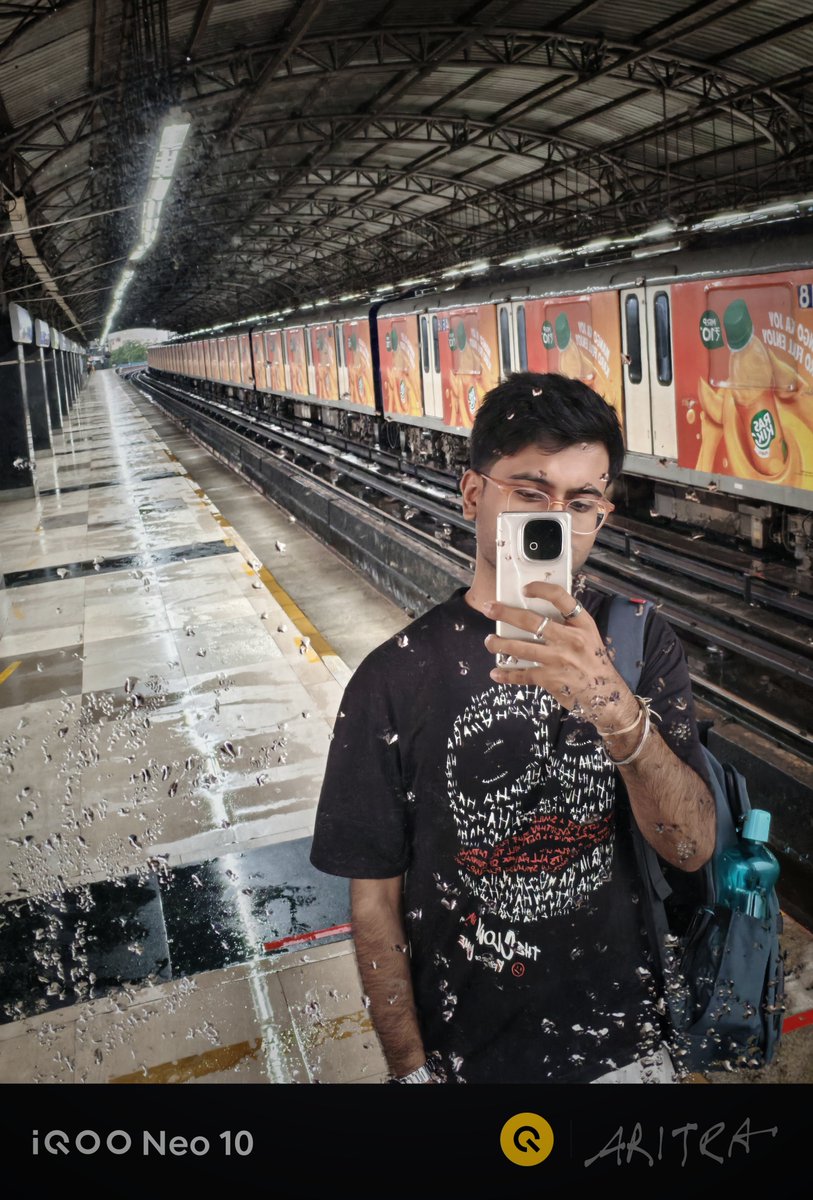 Aritra_Argha's tweet photo. Kolkata Metro 🚇 on a 🌧️ Rainy day ☔
#neo10
#shotoniqoo
@iqoocommunity https://t.co/pQUP6xrqpj