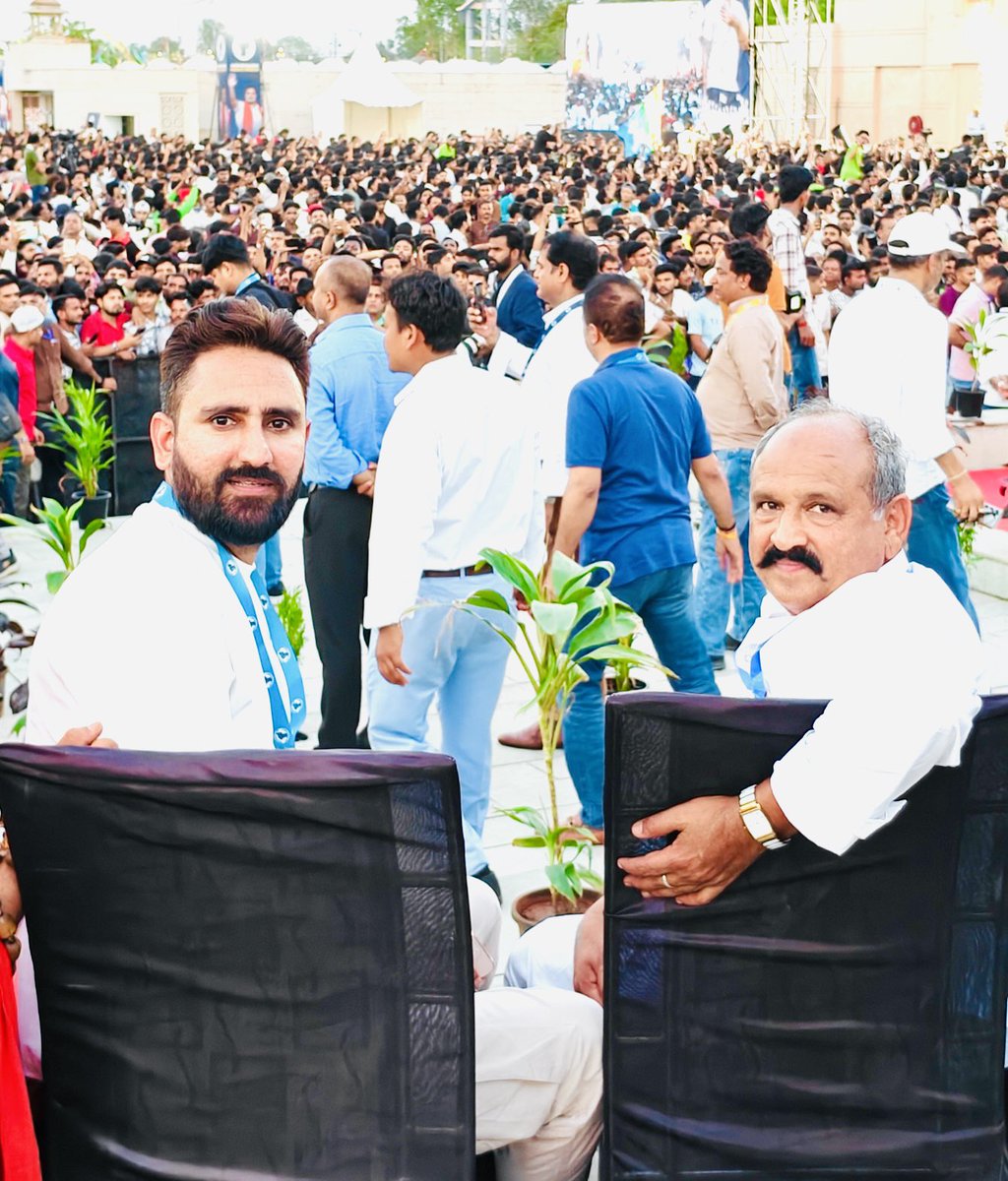 AnilChopra_'s tweet photo. कोटा-बूंदी लोकसभा से कांग्रेस के प्रत्याशी एवं पूर्व विधायक श्री प्रहलाद गुंजल जी को जन्मदिन की हार्दिक बधाई एवं शुभकामनाएँ।
@PrahladGunjal https://t.co/GW8aXb7TJ2