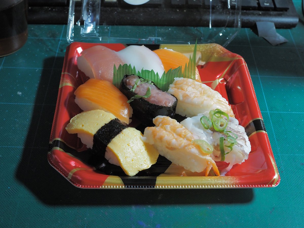 VOTOMS_SCOPEDOG's tweet photo. 記帳で引落しがなかったので、NHK解約できたと思う（スカパーも）うれしくなって寿司（¥５５５）買った https://t.co/qufP8EM6YD