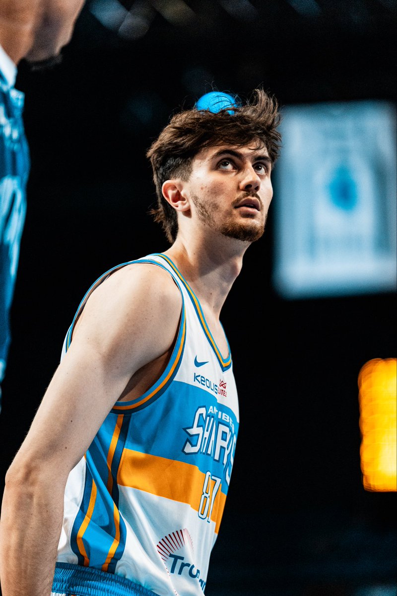 AntibesSharks's tweet photo. Tanguy Peyre prêté à Gravelines-Dunkerque !
🌊 Sous contrat avec Antibes jusqu’en juin 2028, notre stagiaire professionnel Tanguy Peyre est prêté au @BCMBasket la saison prochaine 🟠
🙏 Bonne chance Tanguy, les Sharks te suivront, et on se revoit bientôt à Antibes 😉
#GoSharks https://t.co/OQRs3BpWp3