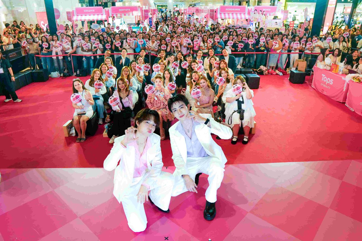 chokweekly's tweet photo. “#มอนดามิน”   เสิร์ฟประสบการณ์ความสดชื่น ควงพรีเซนเตอร์ 3 ปีซ้อน “#ซี-#นุนิว”  แจกโมเมนต์สุดเอ็กซ์คลูซีฟ ใน TOPS OF BEAUTY BY LOOKS

#MondahminSweetCandy #MondahminxZeeNuNew #TOPsofBeauty2026 #TOPS #Mondahmin #ZeeNuNew

https://t.co/Ew6YMz5779 https://t.co/5Ze3qu4Ngb