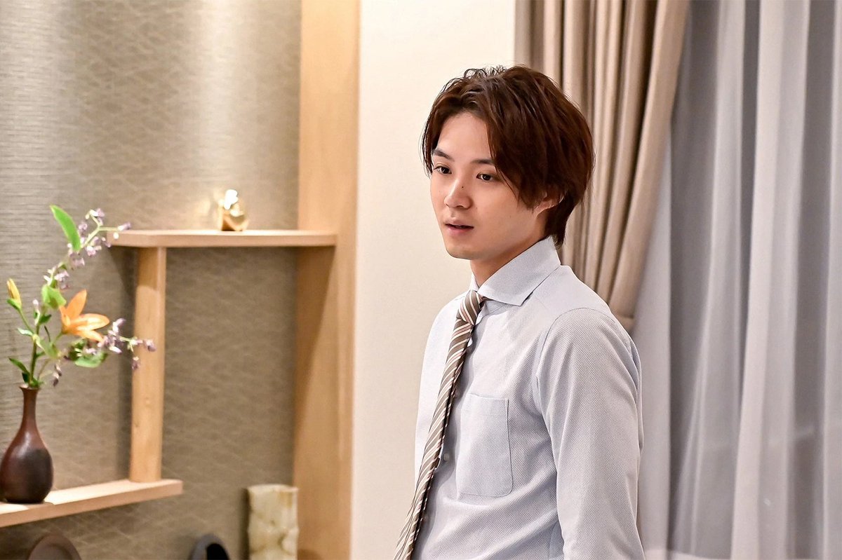 modelpress's tweet photo. ／
スーツ姿がメロい
TBSドラマの胸キュン男子4人🕴️
＼

「この恋あたためますか」浅羽拓実（中村倫也）
「中学聖日記」川合勝太郎（町田啓太）
「最愛」宮崎大輝（松下洸平）
「恋する母たち」赤坂剛（磯村勇斗）

💭あなたの推しをリプで教えて！
https://t.co/7g5i4ltQ8M https://t.co/Ryzzor5Hra