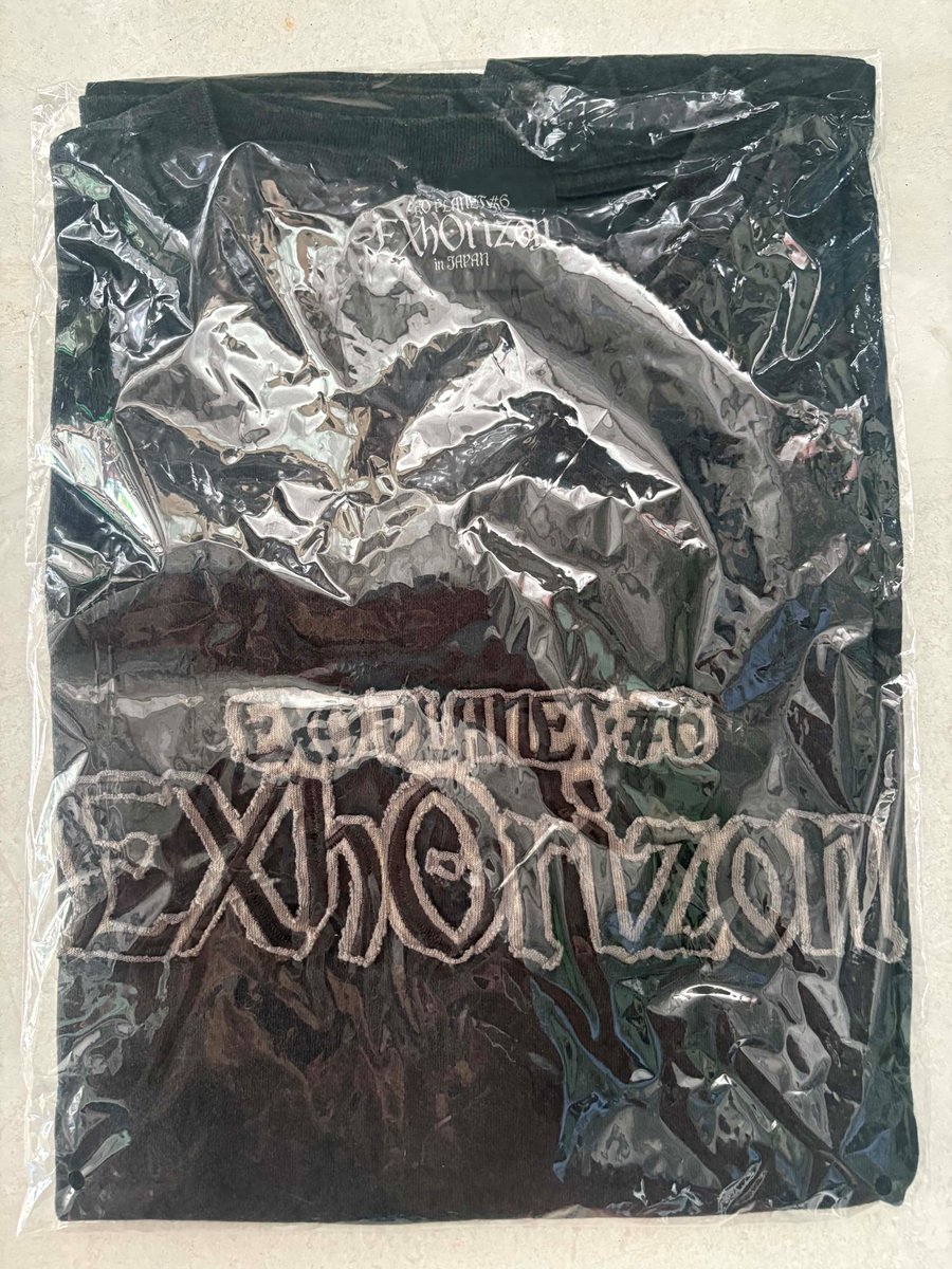 thevivishoppe's tweet photo. WTS/LFB PH EXO #TVSOnhand

EXhOrizon in Japan Official MD - T-Shirt (Sealed) ♡

₱2700 + local sf
Size Medium. Can Meet-up in Exhorizon in Manila/MOA area this weekend :)

💸 DOP: 10 days after reservation
📦 Onhand and can ship w/ other orders
❌ No cancellation
• From bogus buyer

Reply Mine to order ☺️ Please help RT!