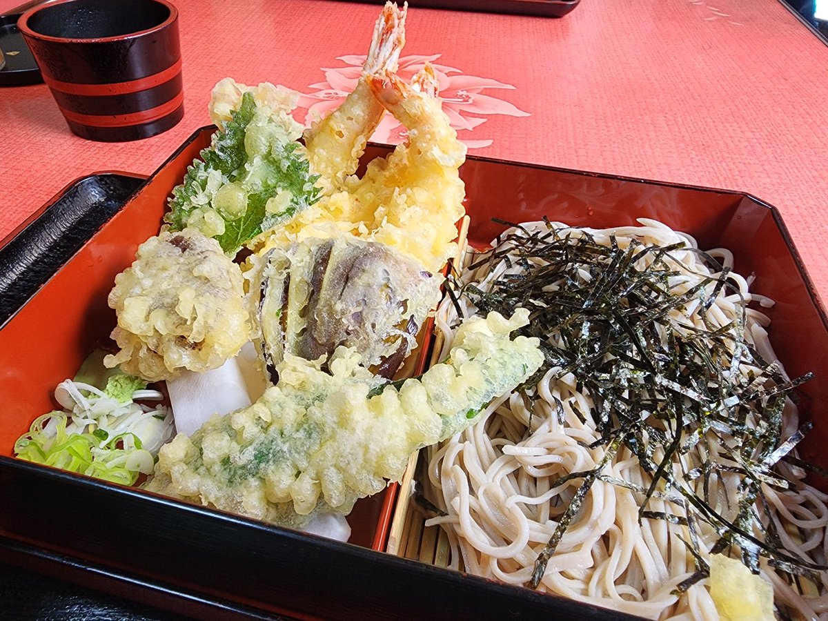 takku2's tweet photo. 今日のお昼は、今金町の㐂楽さんで上天ざるそば
#天ざる #㐂楽 #今金町 https://t.co/kIzpuvOz9y