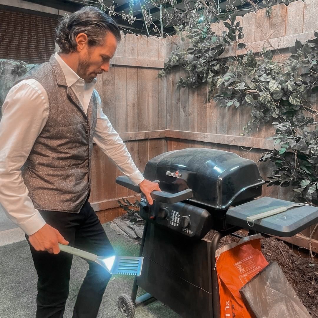 DrAgentShield's tweet photo. Outside in their big house at garden the father cooking making a BBQ .. Since his princess Daughter is home @IceCreamDahlia time to make the BBQ done https://t.co/KRoaCO1hPn