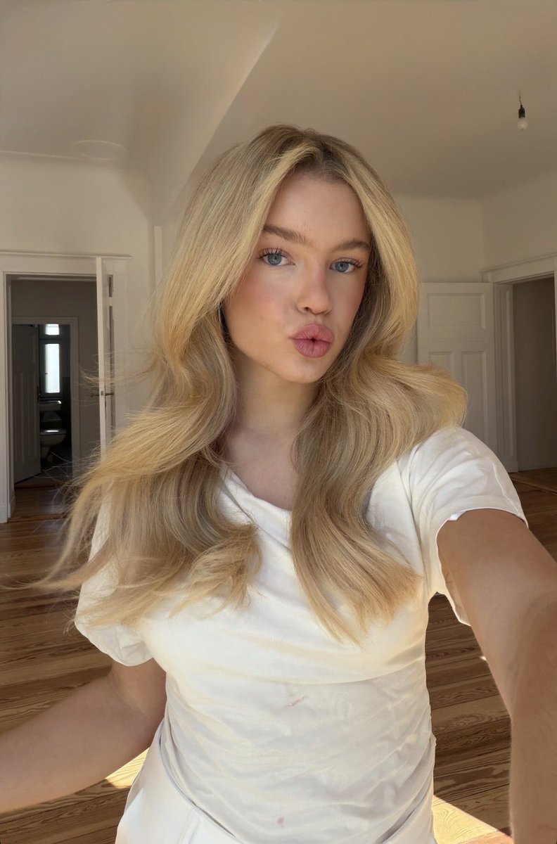 AryanBeauties's tweet photo. 😘🇩🇪 https://t.co/02mExWjaDA