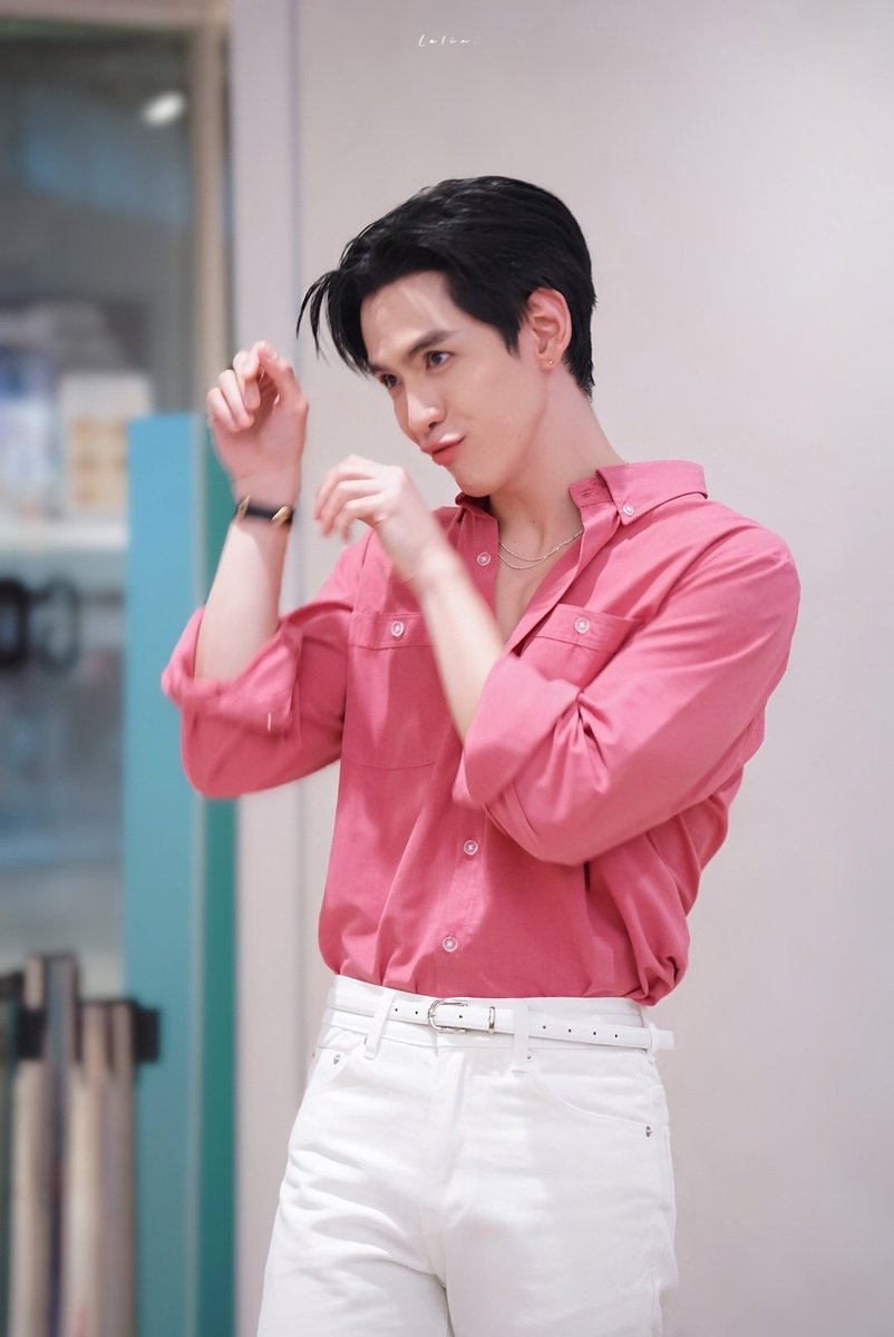 lalinsra77's tweet photo. มาอายอะไร มาจุ๊บนี่มา

#FilmThanapat 
#ฟิล์มธนภัทร https://t.co/T8D7SxAJ0z