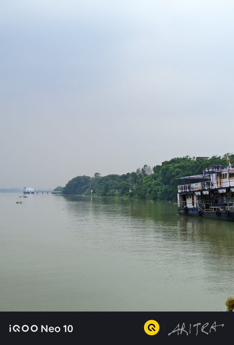 Aritra_Argha's tweet photo. Sometimes, the best journeys are the simplest ones - Calm waters, fresh air, and a journey worth remembering. 💙⛴️
#shotoniqoo #neo10
#iqoocommunity https://t.co/D4k4SxybwK