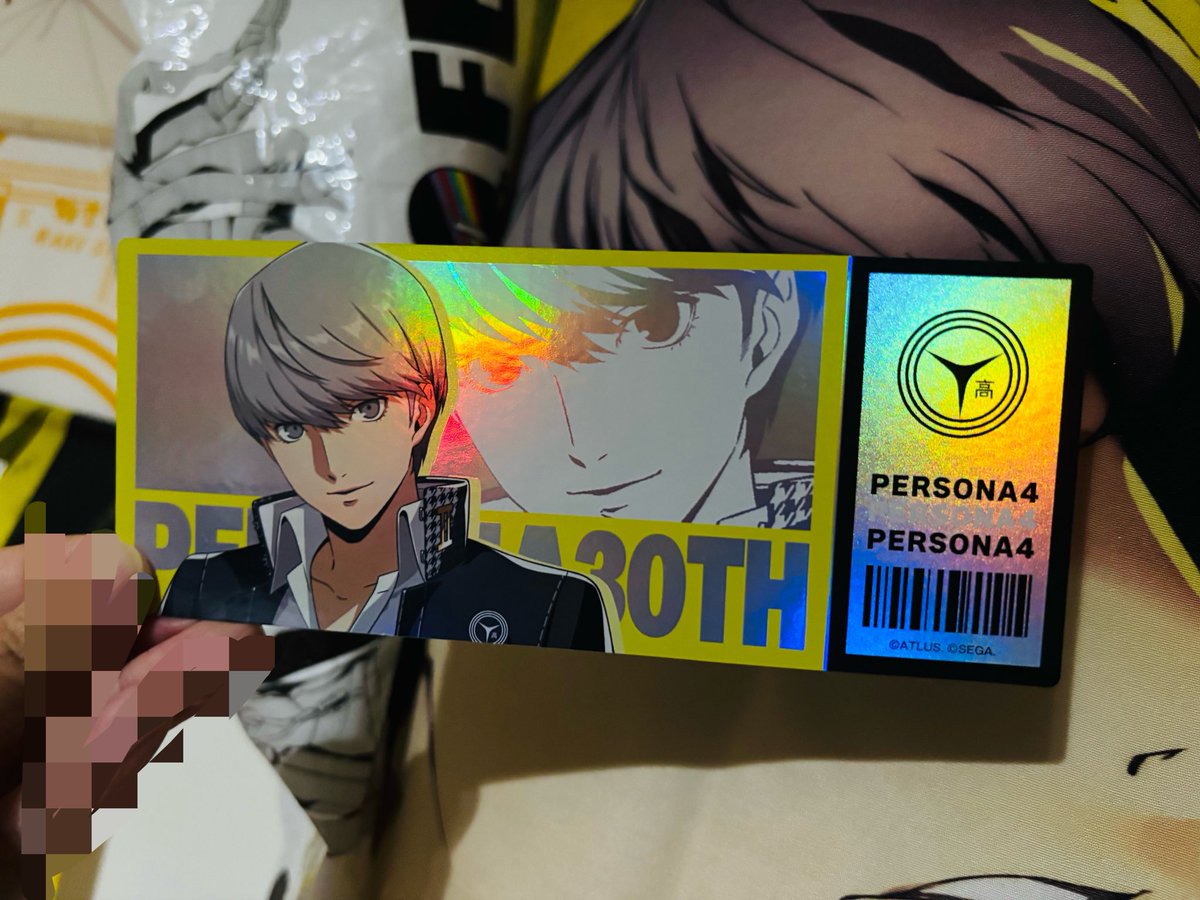 aaarrryyyy's tweet photo. ローソンコラボ何気にチケット風カードが箔押しバリバリでめちゃくちゃ良いですよ。やたら紙厚いし https://t.co/wAhq0mvJVc