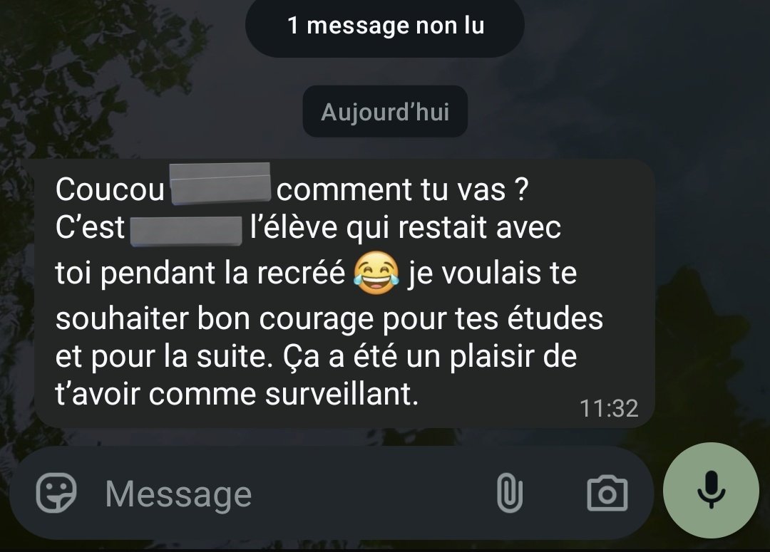 overfl0wing's tweet photo. 🥲🥲 regardez ce qu'un élève de 3eme m'a envoyé via le tel d'une collègue c'est trop mignon https://t.co/eTTztdlFl6