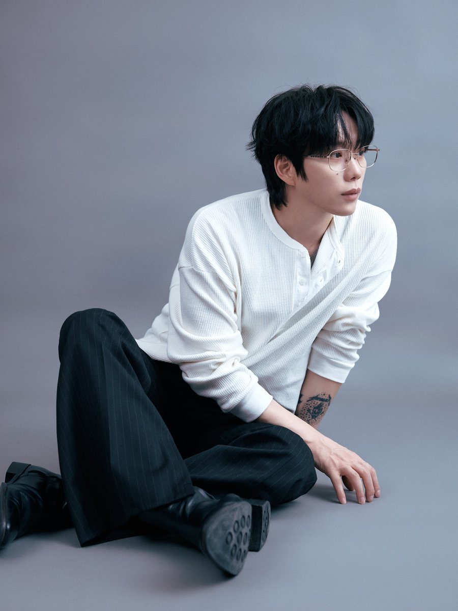 almost_at_4am's tweet photo. 그래 내가 이래서 돈벌지 https://t.co/7PGOyaQEtT