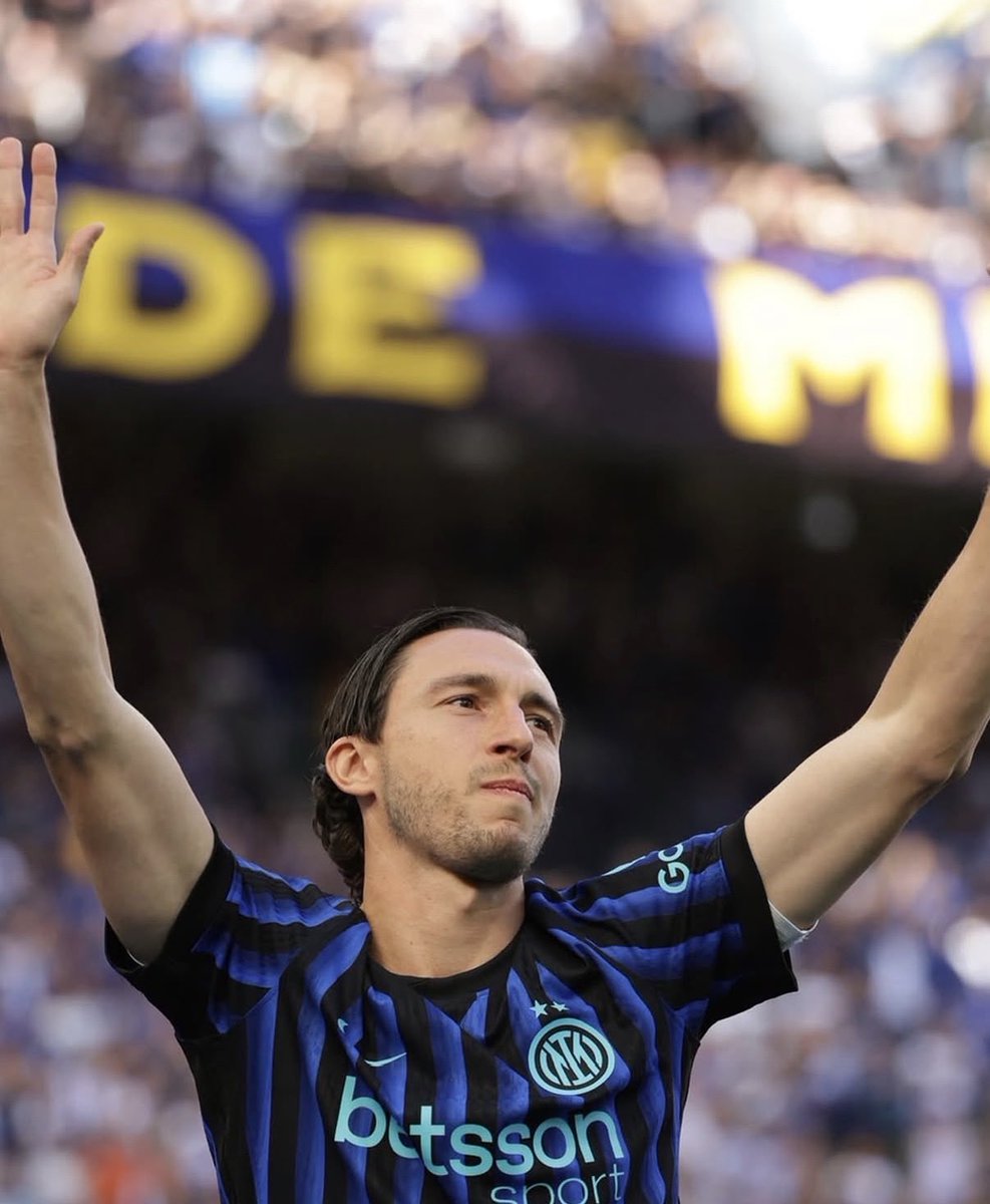 90ordnasselA's tweet photo. Il saluto di Matteo Darmian 🖤💙 https://t.co/qqPYsowsDw