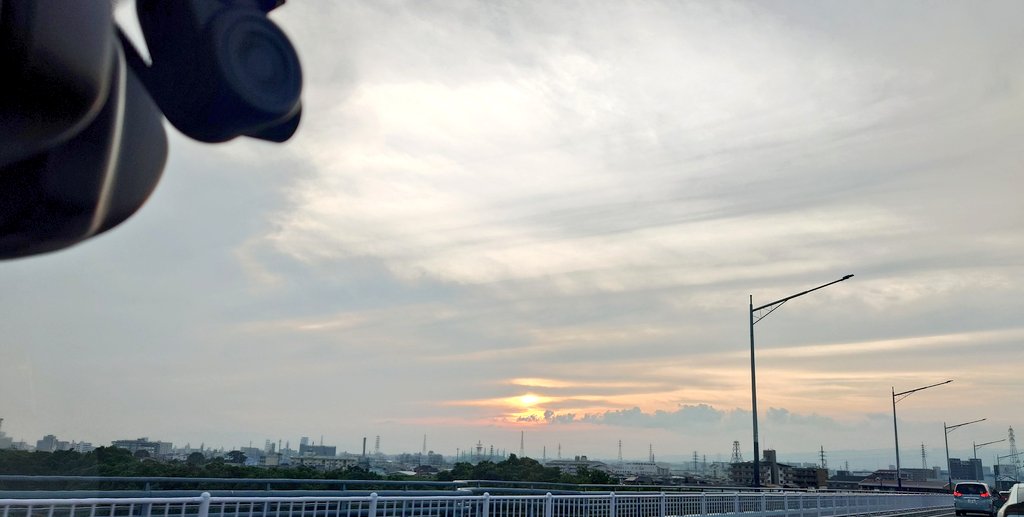 NAOCPB's tweet photo. #今日も一日お疲れ様です https://t.co/B21otcAmV1
