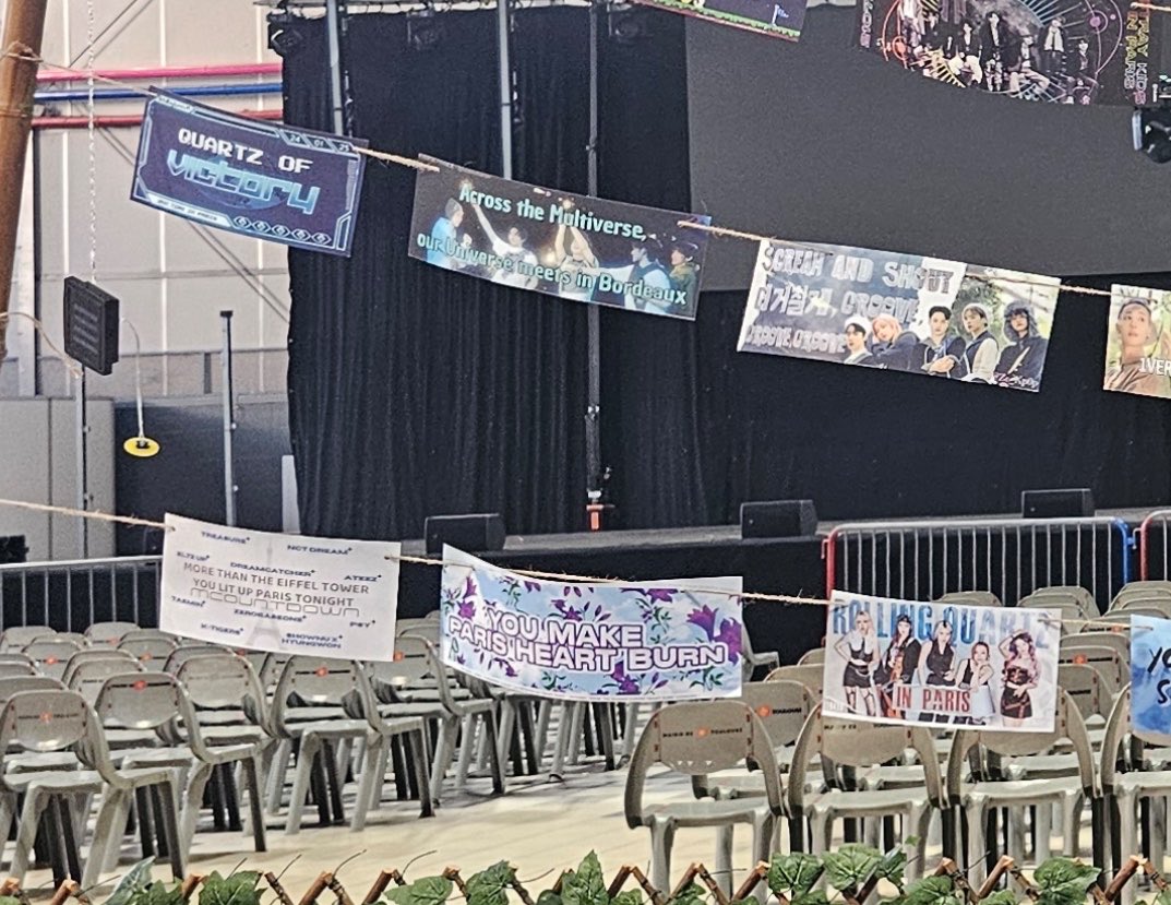 RollingQuartzFr's tweet photo. [KFEST TOULOUSE] ❤️‍🔥

les bannières des 3 derniers concerts de Rolling Quartz à Paris étaient présentes! 💓

Merci @Laura_gt22 :) https://t.co/qckuz7pxJA