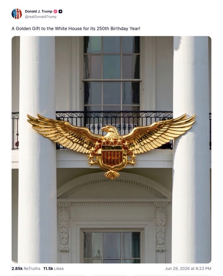 silvertrade's tweet photo. 🎁 “A Golden Gift” for America’s 250th Birthday⁉️

Gold revaluation would also be a Golden Gift for the 30,000+ $10k, $15k, & $20k Dec ‘26 Gold call options…

It has been pointed out that there are 11 stars in the image Trump posted, & 11 states that currently recognize gold as legal tender…(Florida officially joins tomorrow)